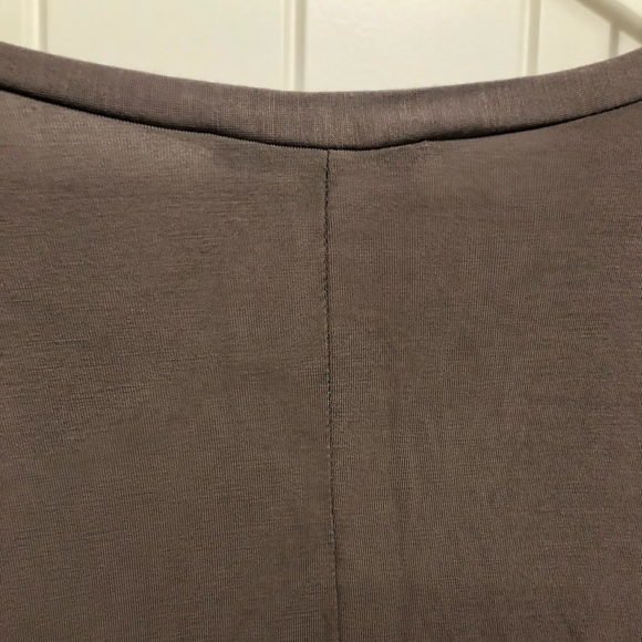 Brown Paisley Rooster Doleman top. - Picture 7 of 8